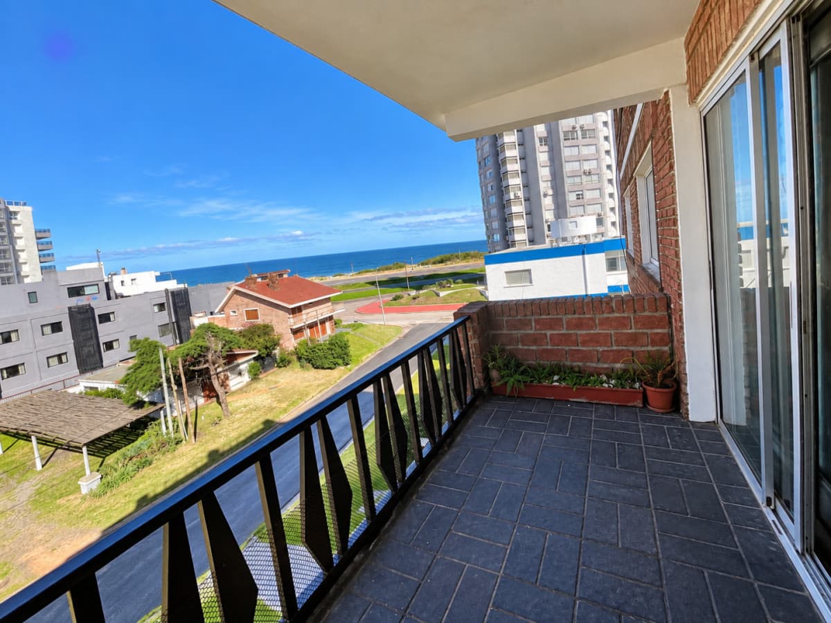 Alquiler anual Apartamento 3 dormotorios Punta Del Este