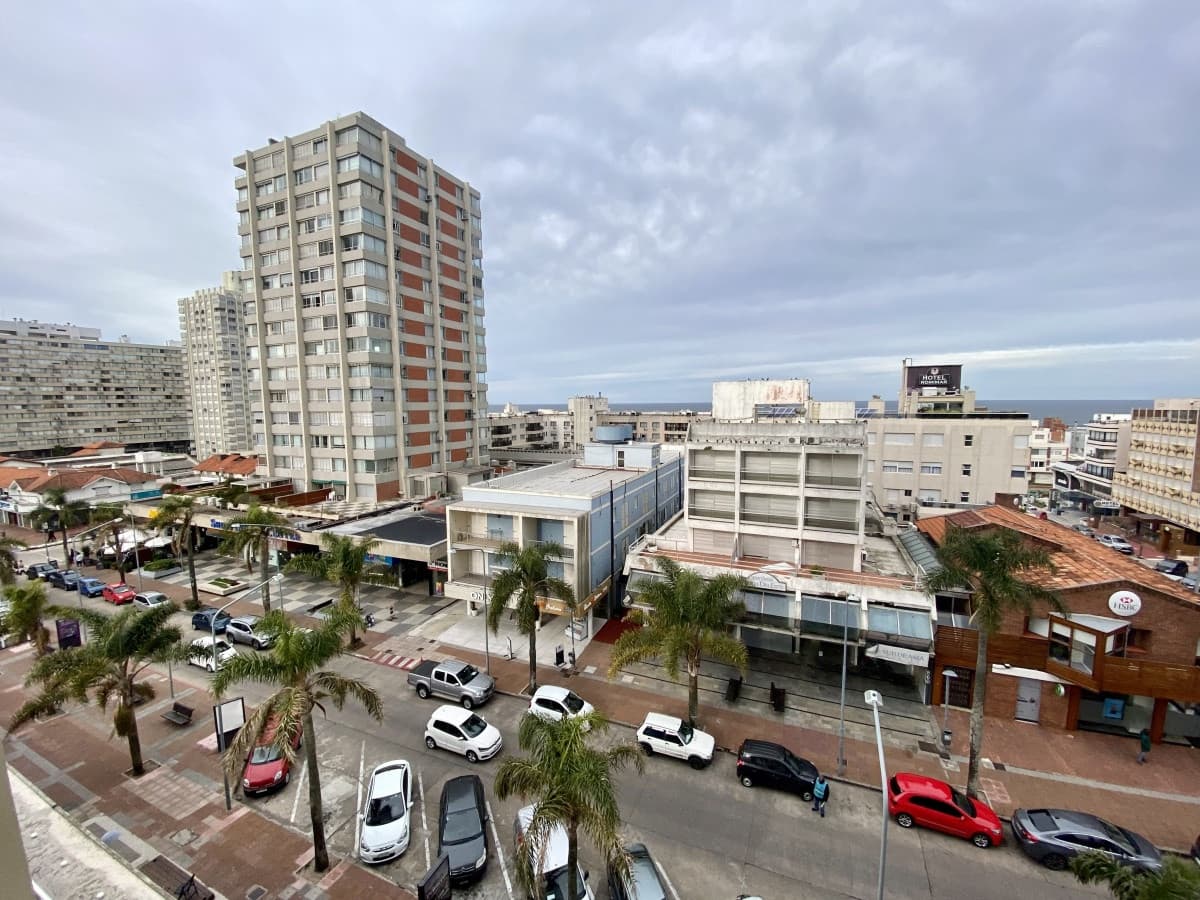 Alquilo temporada apartamento de 3 dormitorios. Peninsula,  Punta del Este