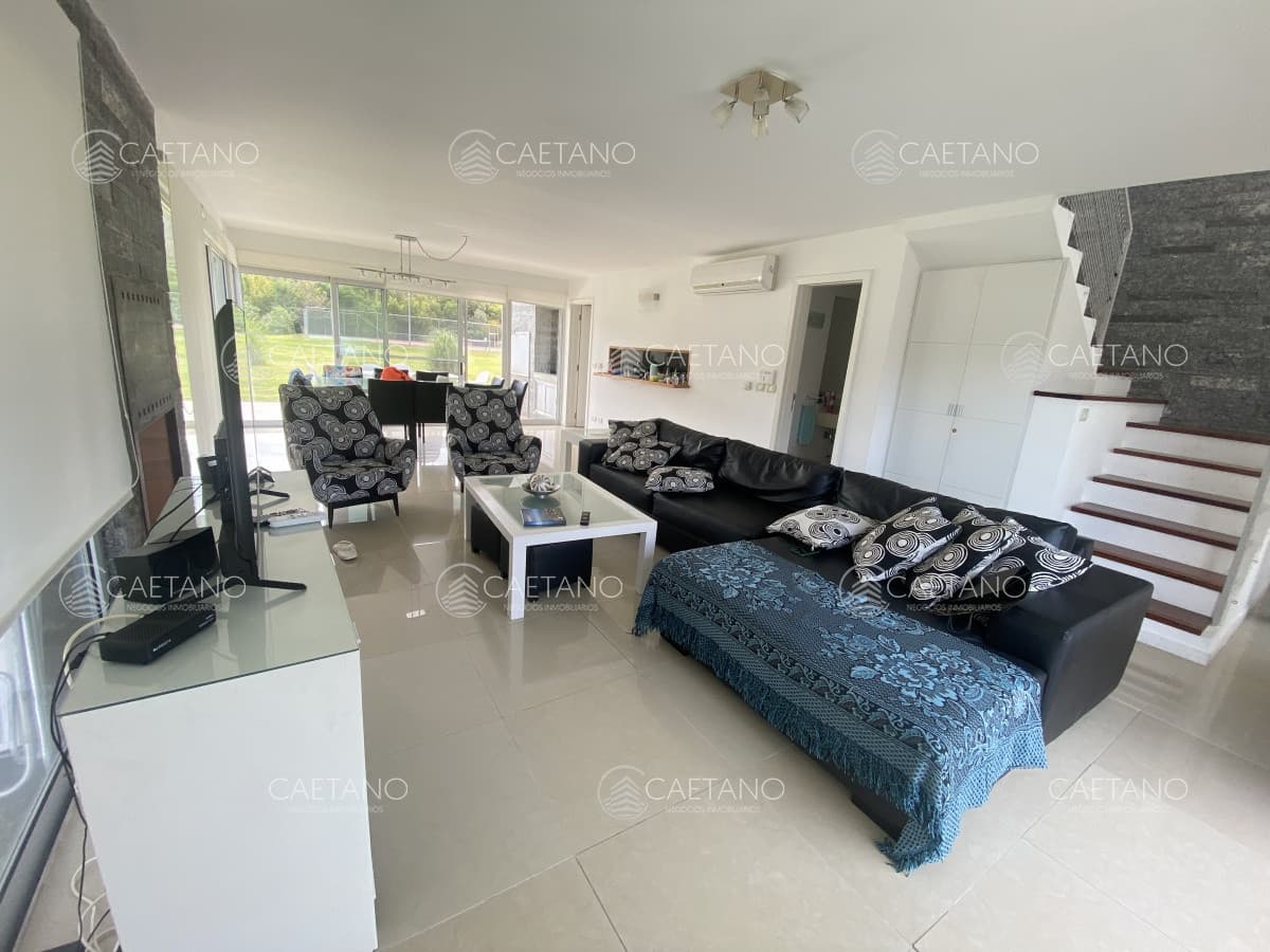 Alquiler casa 3 dormitorios en playa brava — foto 3