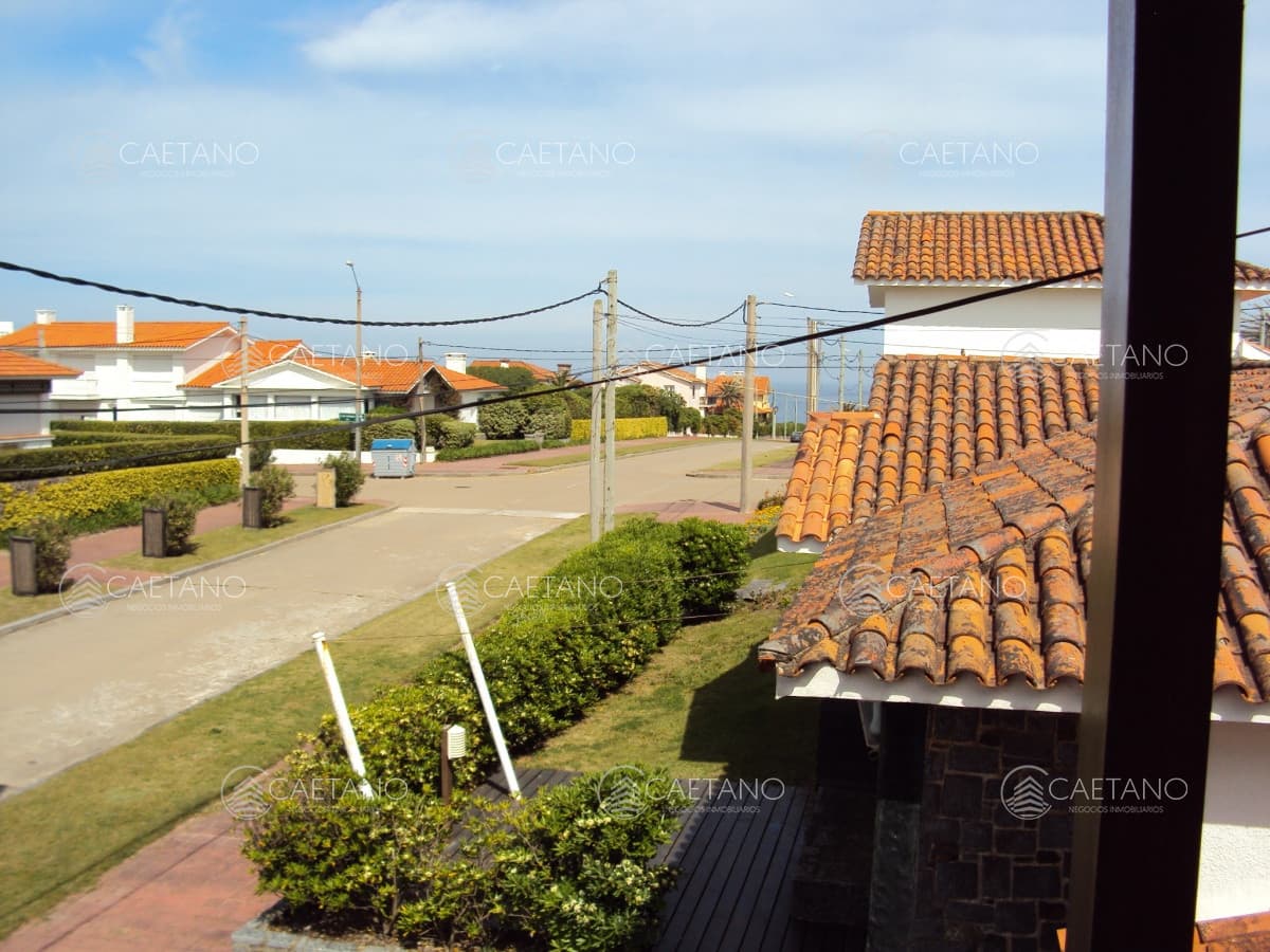Casa en península con vista al mar — foto 2
