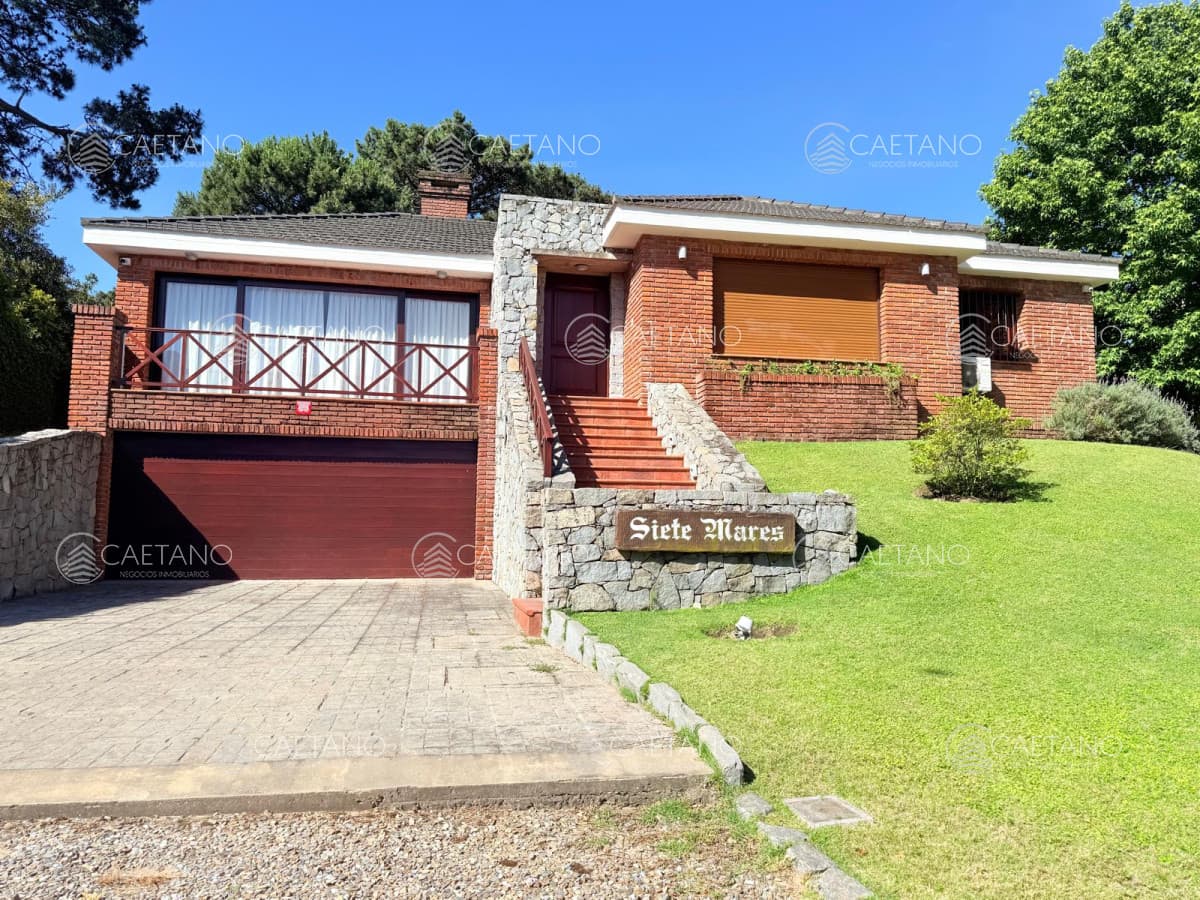 Alquiler temporario Casa de 3 dormitorios - Cantegril