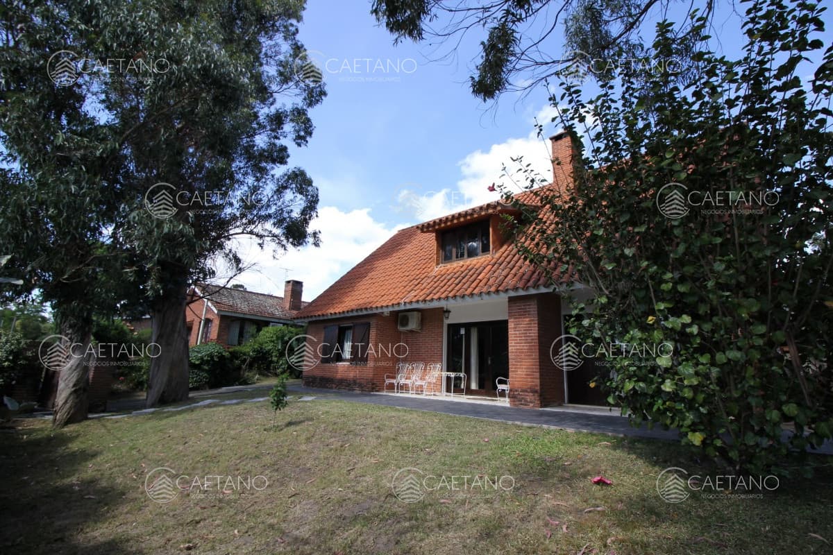 Casa 4 dormitorios con piscina en alquiler, zona mansa, Punta del Este. — foto 3