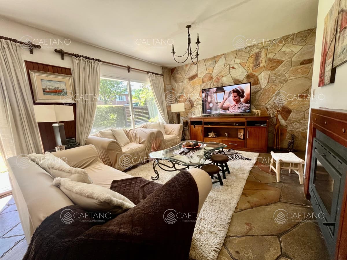 ALQUILER TEMPORAL CASA 3 DORMITORIOS PUNTA DEL ESTE LA MANSA — foto 2