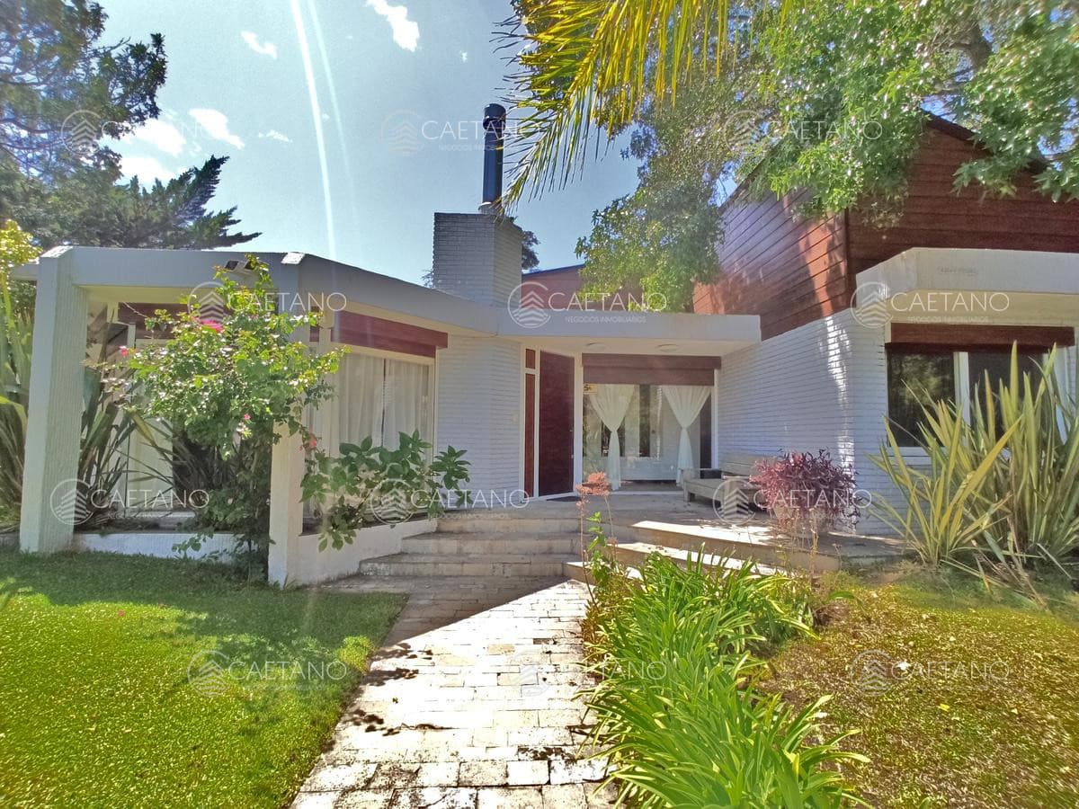 Venta casa 4 dormitorios punta del este