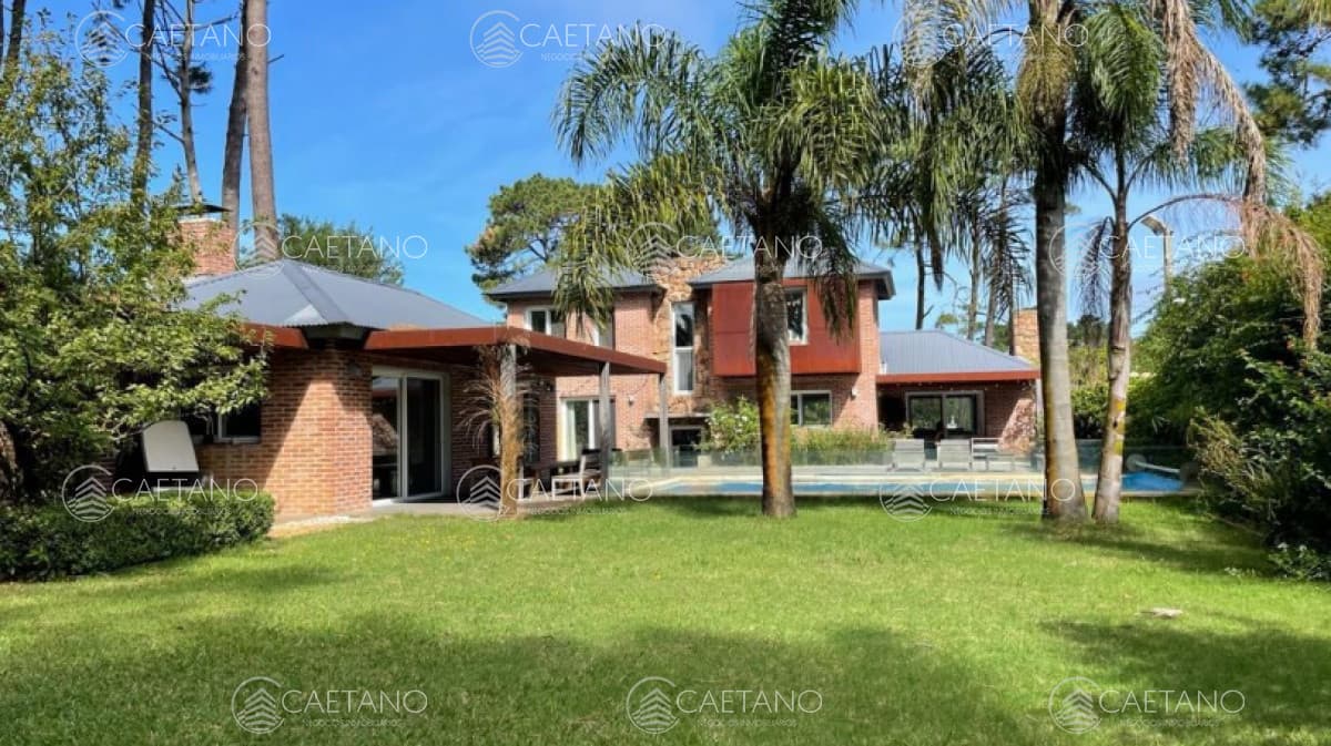 Casa en Lugano, Punta del Este