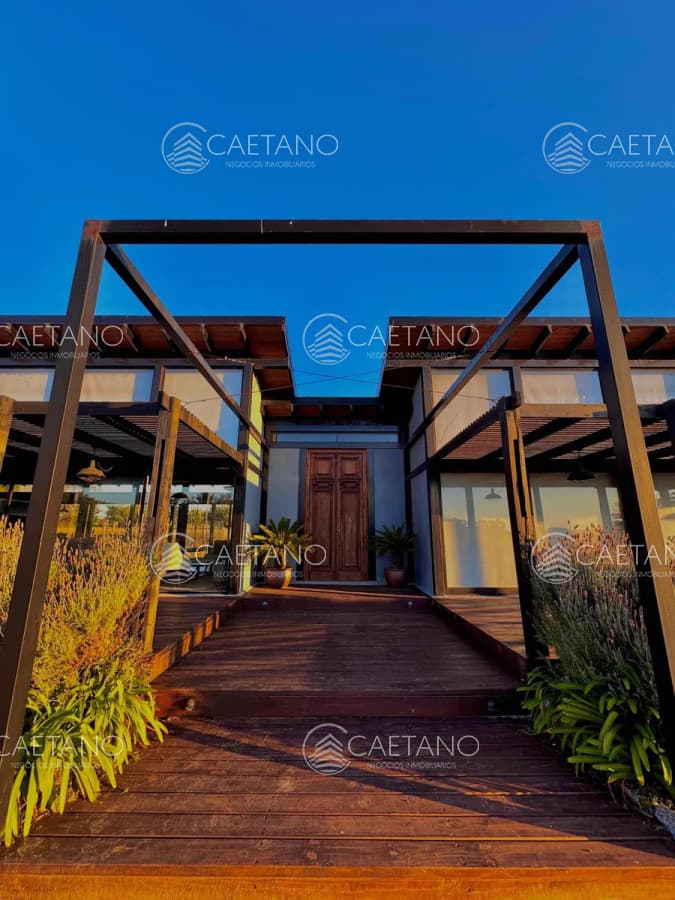 Venta casa en Barrio privado La Barra