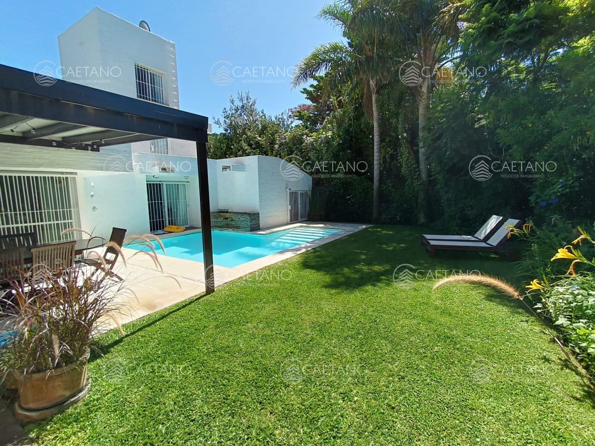 Venta casa  4 dormitorios. San Rafael, Punta del Este
