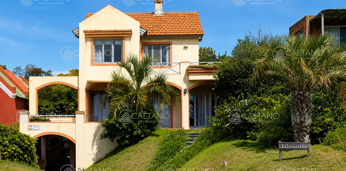 CASA MONTOYA FRENTE AL MAR