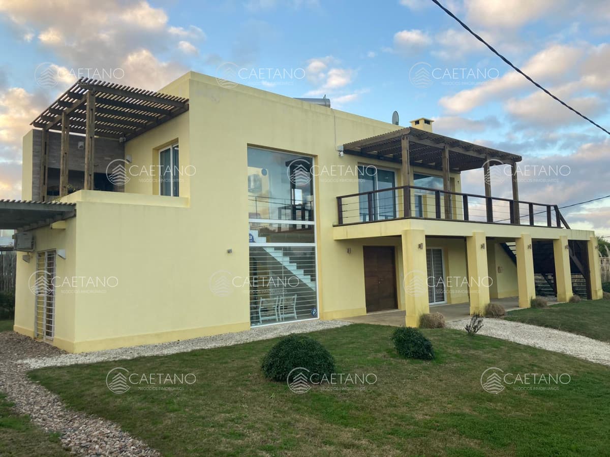 Casa alquiler temporal 3 dormitorios a 100mts del Mar — foto 2