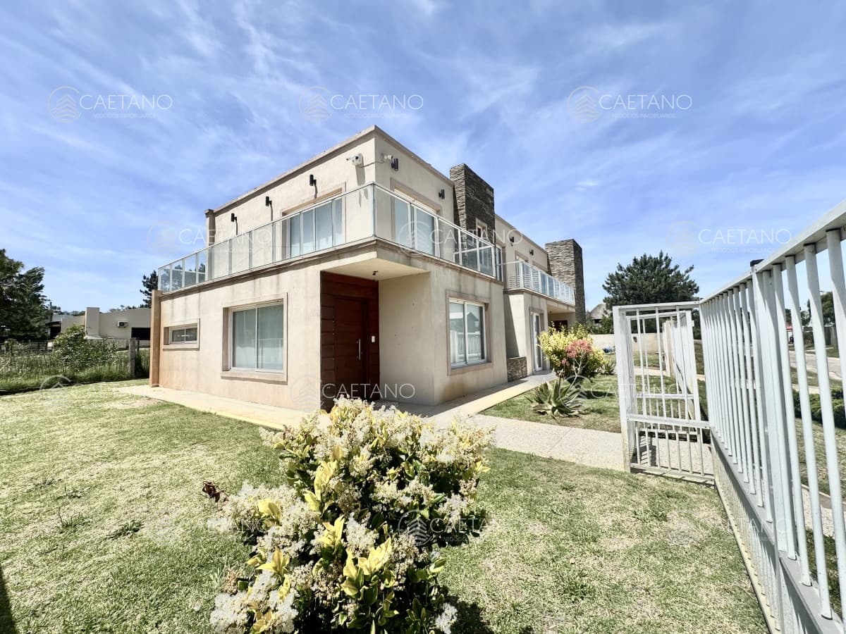 Venta  espectacular Casa - 6 dormitorios + Piscina y Barbacoa - El Tesoro, La Barra — foto 2