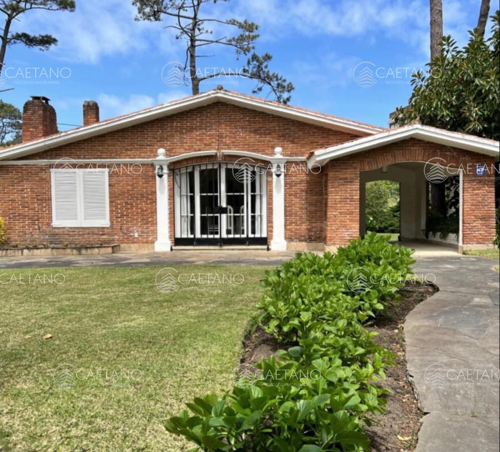 Casa en venta 5 dormitorios en la mansa