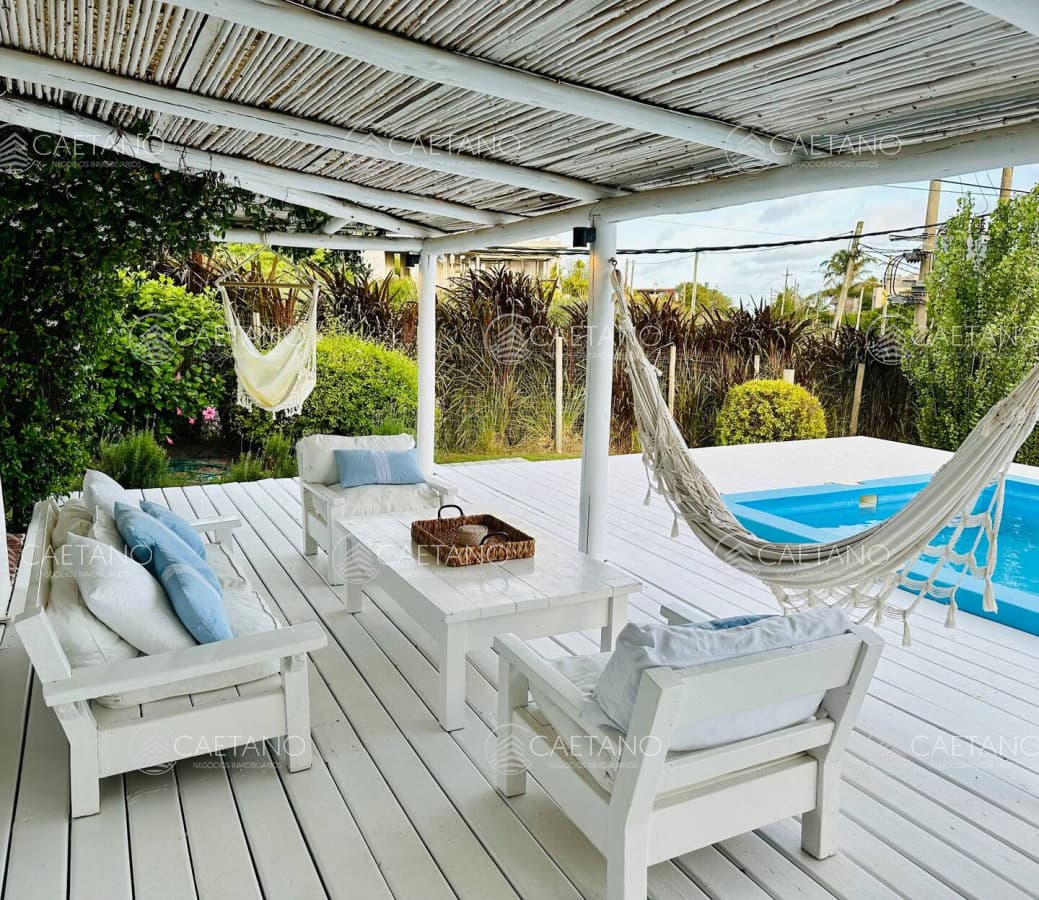 Casa en alquiler en Manantiales — foto 2