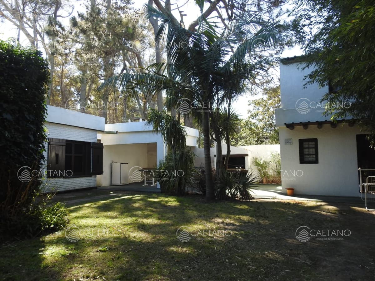 Alquiler temporal casa 4 dormitorios. San Rafael Punta del Este.