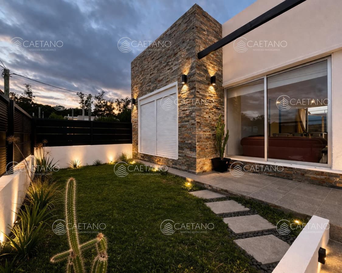 VENTA DE CASA EN MALDONADO 4 H