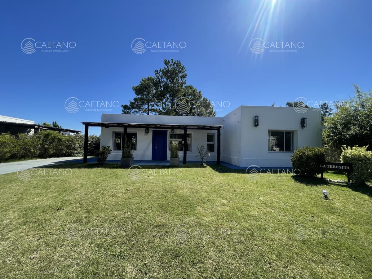 casa en alquiler anual, barrio privado — foto 2