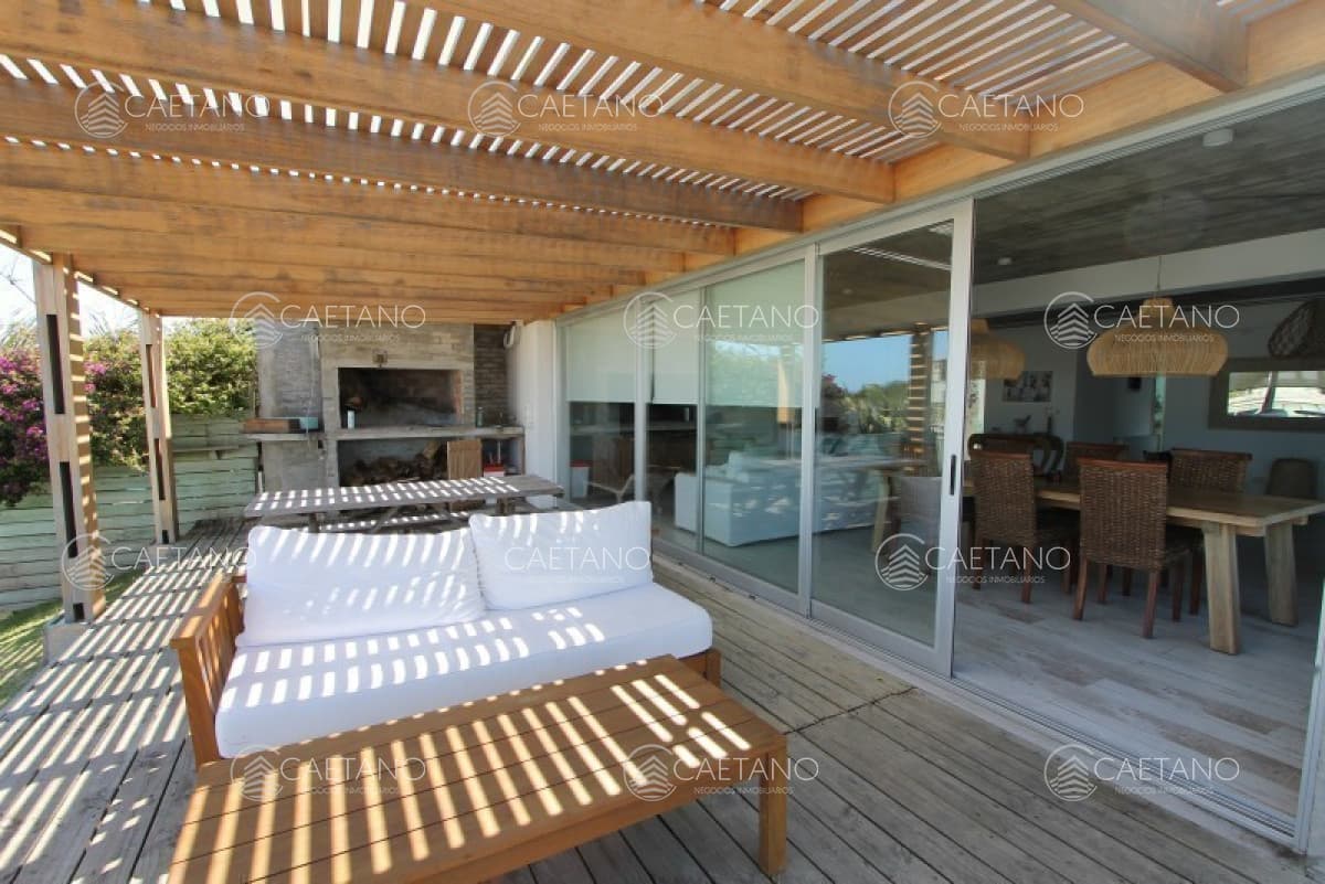 Casa 3 dormitorios en alquiler temporal Montoya — foto 2