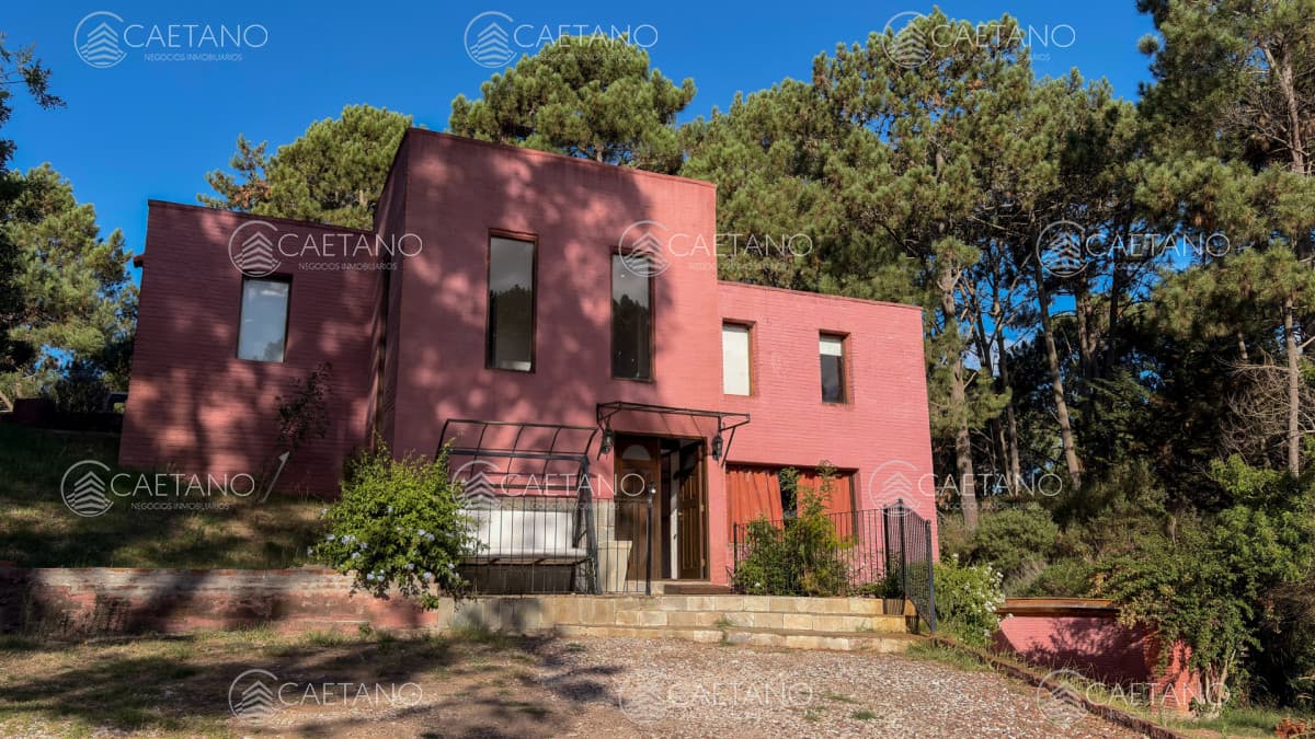 Casa en venta  4 dormitorios - Club del Lago