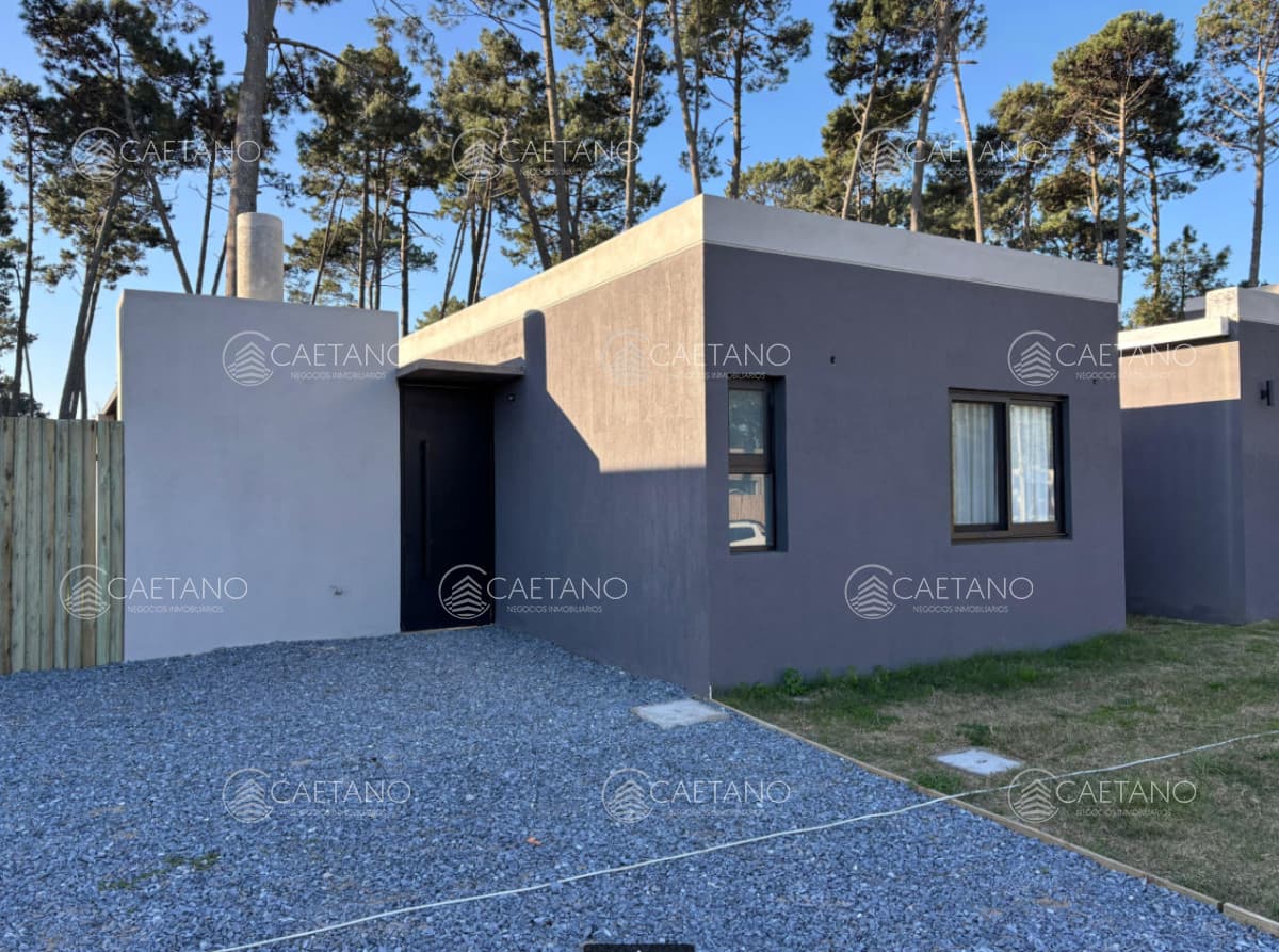 Venta casa 3 dormitorios. Burnett, Punta del Este. — foto 2