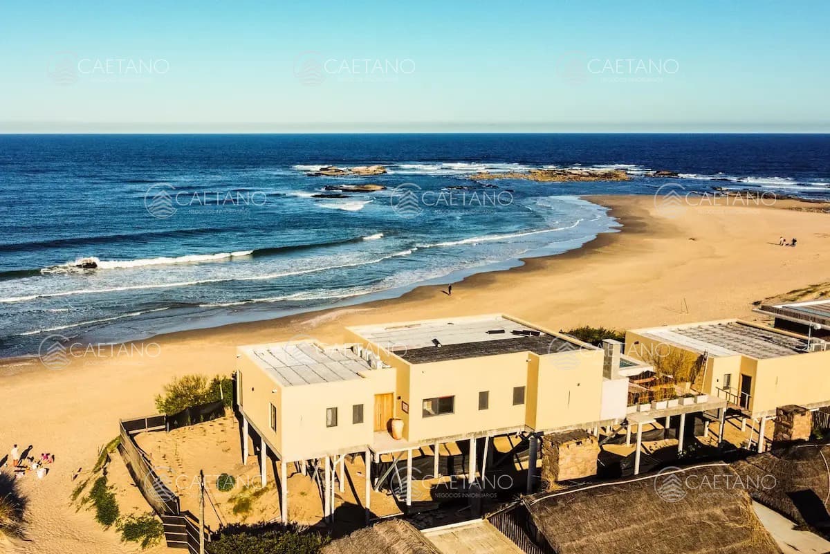 Alquiler temporal Increíble casa sobre el mar - 5 Dormitorios - Parrillero - Piscina - José Ignacio
