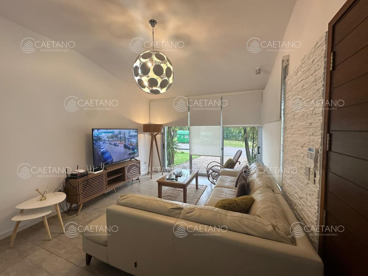 Casa en alquiler en Manantiales — foto 3