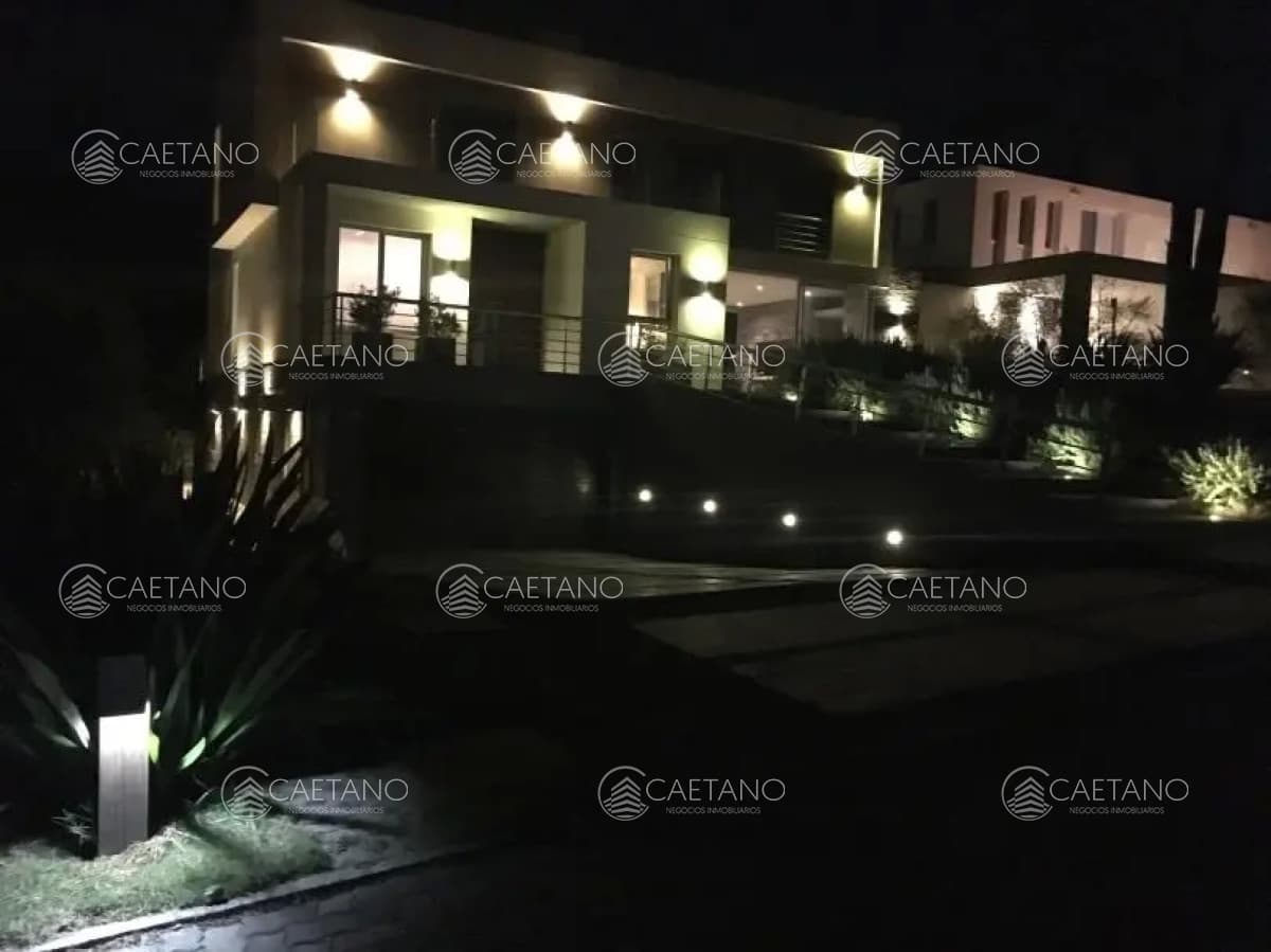 Excelente casa de dos plantas en barrio privado! — foto 3