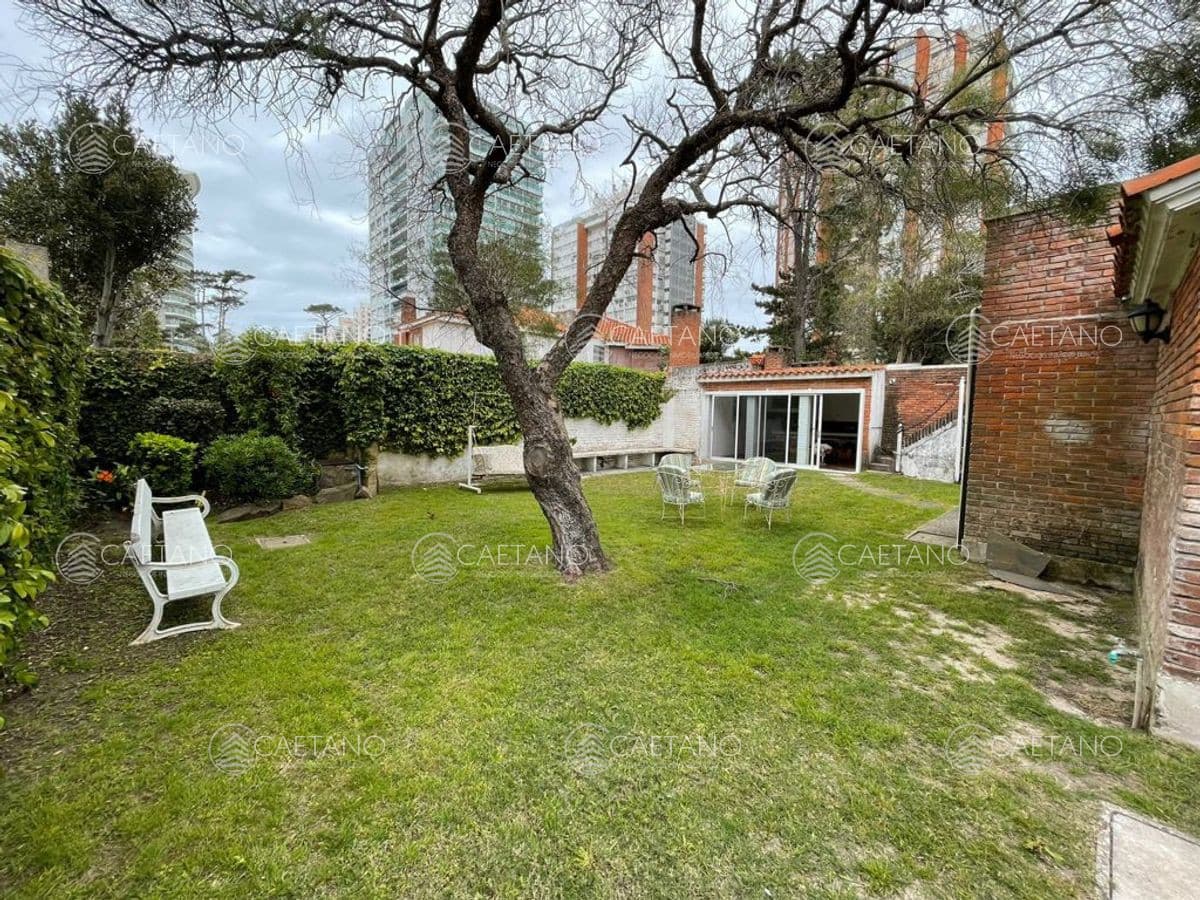 Venta casa  -  4 dormitorios - Playa Mansa -  Punta del Este — foto 3