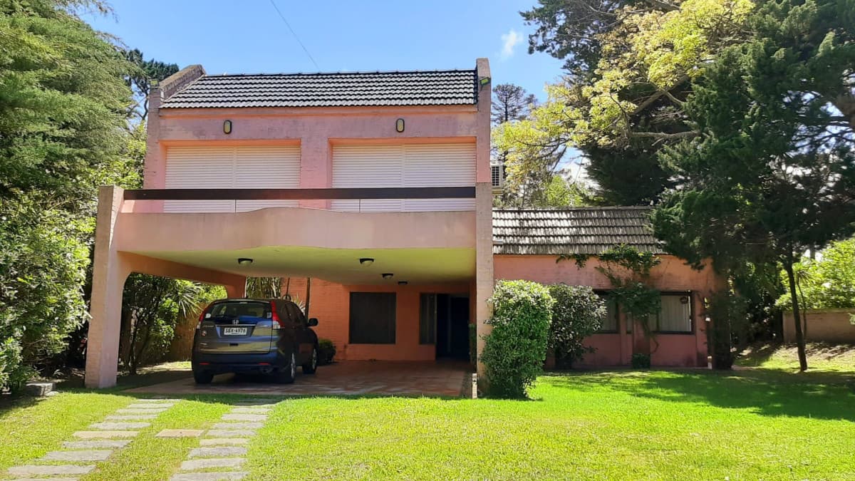 Alquiler Temporal Casa - 4 Dormitorios + servicio - Playa Mansa Punta Del Este
