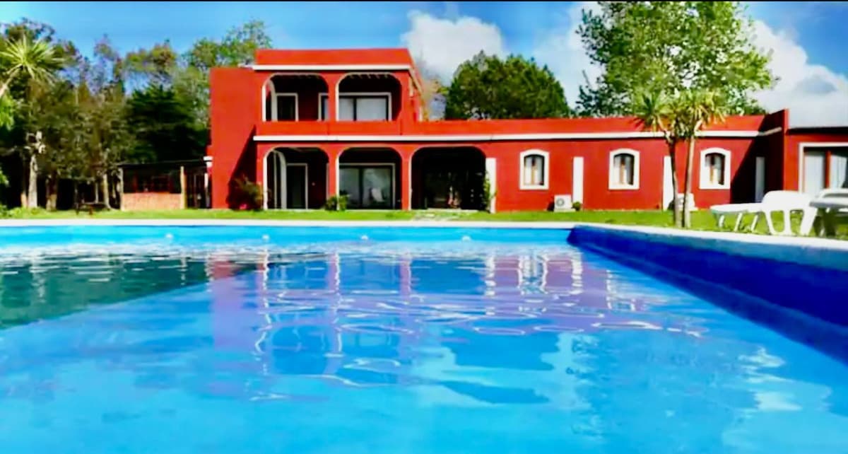 Venta espectacular chacra en Manantiales 6 hectáreas - 15 suites