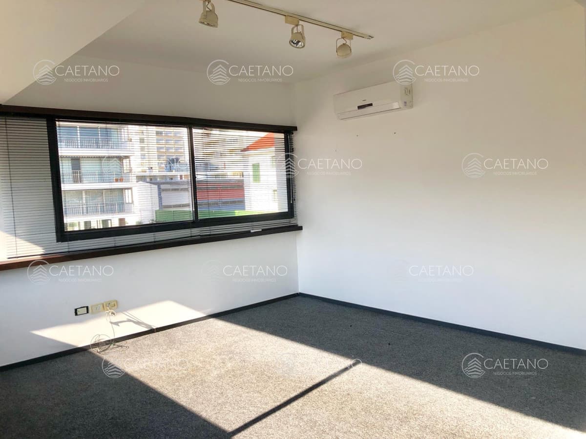 Ideal para oficina - Excelente ubicación - Calle 20 — foto 2