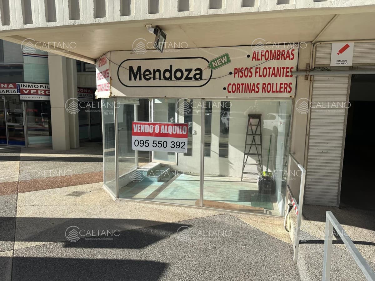 Alquiler Local comercial a media cuadra de Gorlero Punta del Este