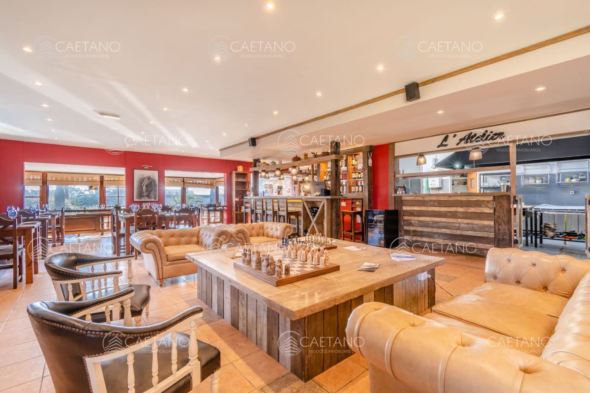 Restaurante en Península — foto 2