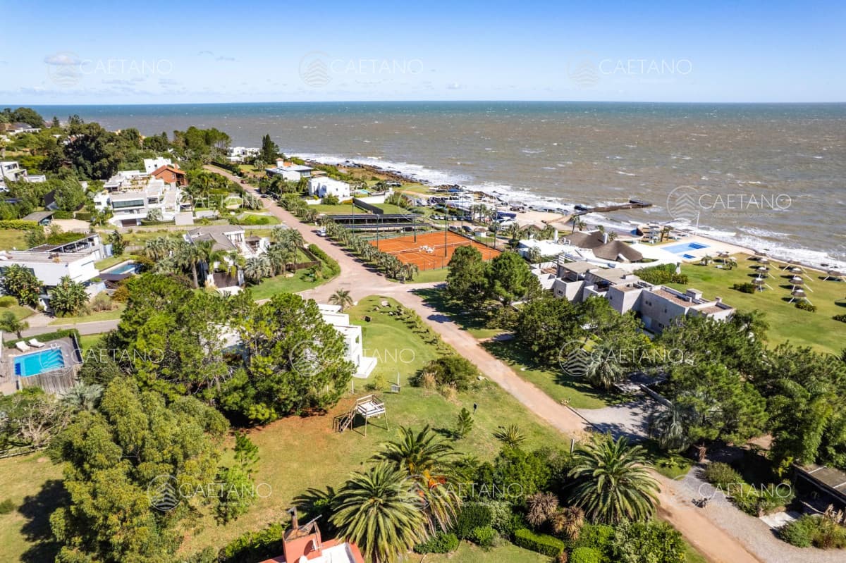 Venta terreno en Punta Ballena -