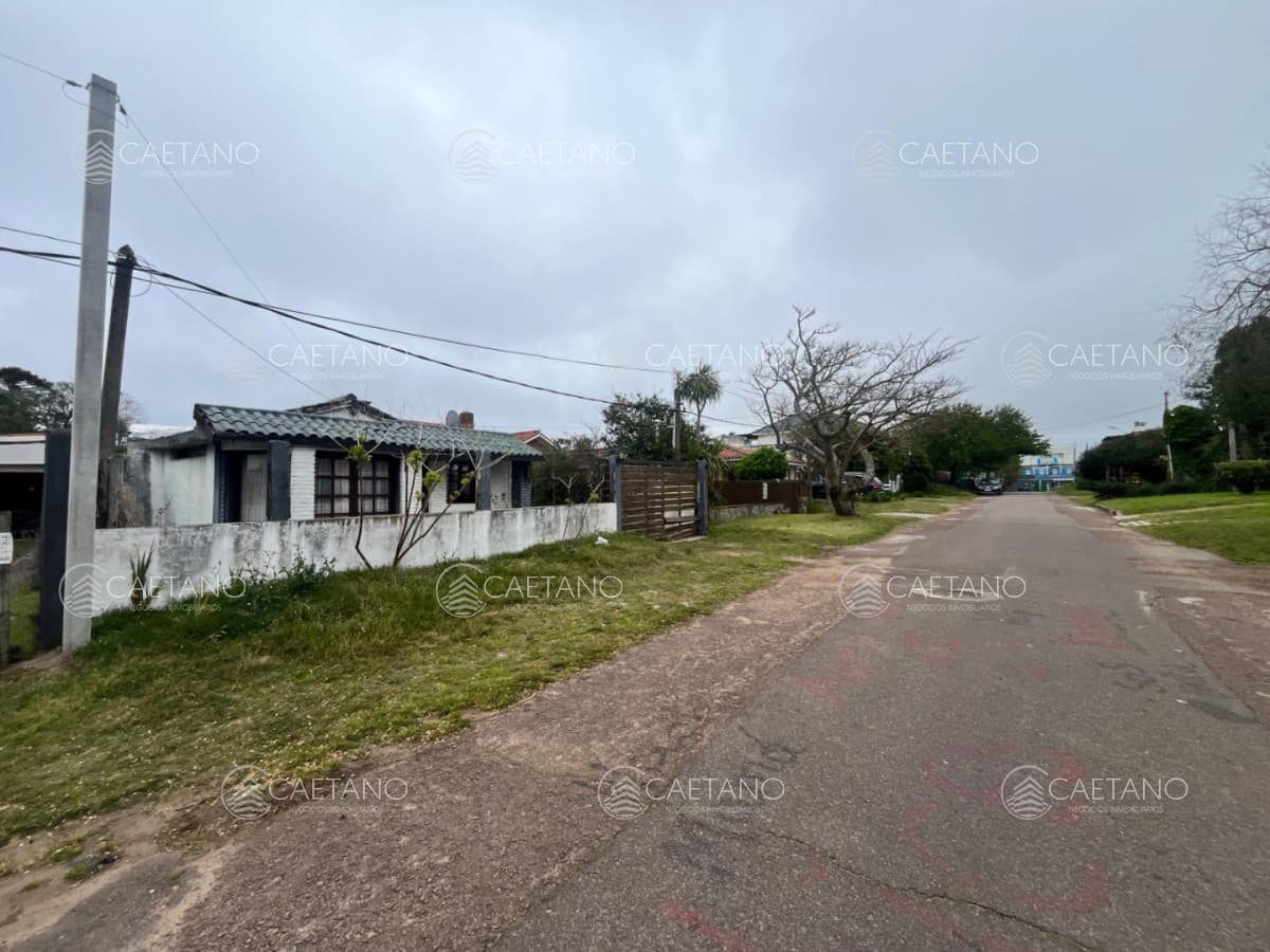 Terreno con Casa a Reciclar a 3 cuadras del Mar. Playa Mansa — foto 3
