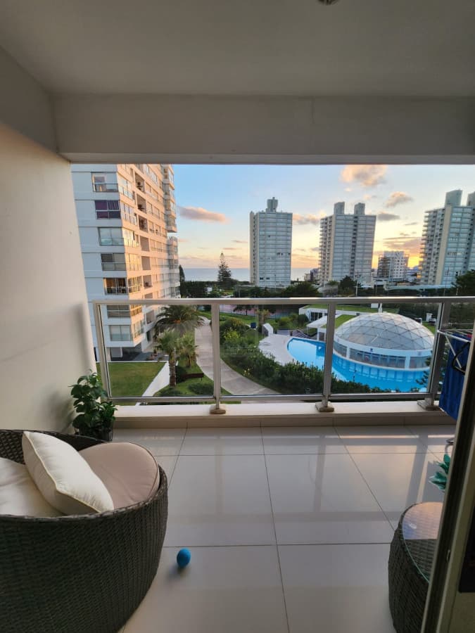 Apartamento en venta frente al mar 2 dormitorios , Playa Mansa