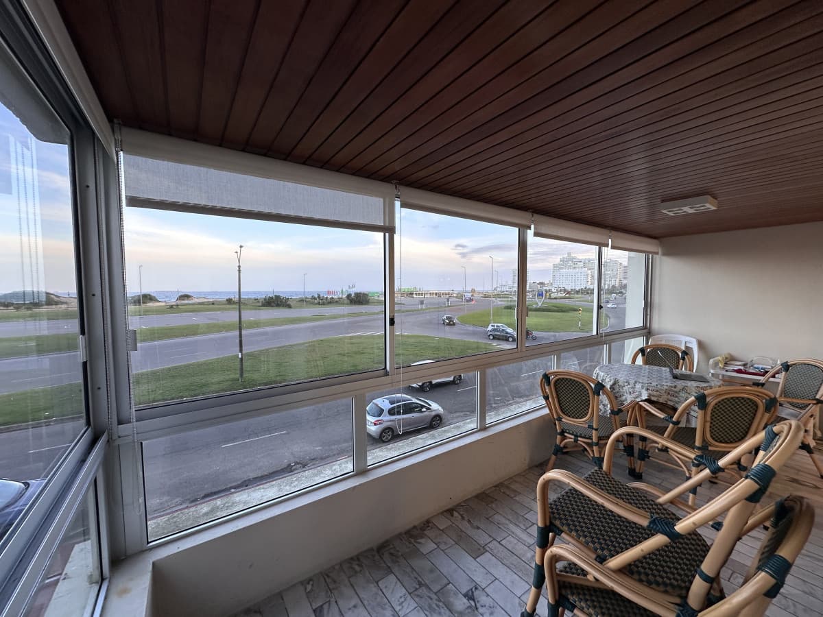 Vende apartamento de 3 dormitorios en Playa Brava, Punta del Este