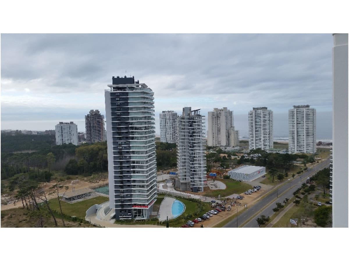 Apartamento en Venta y Alquiler, Roosevelt, Punta del Este, 2 Dormitorios.