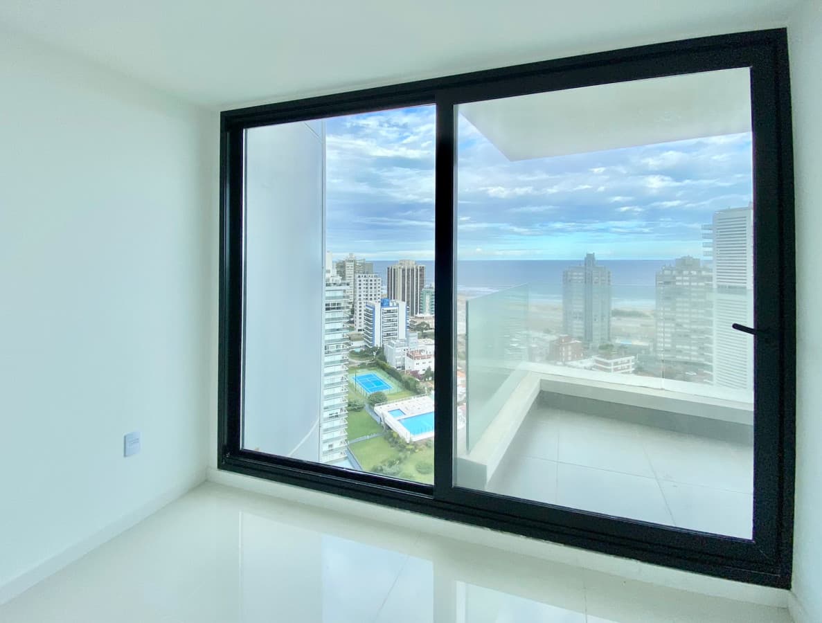 Apartamento en alquiler anual, Artowre Punta del Este.