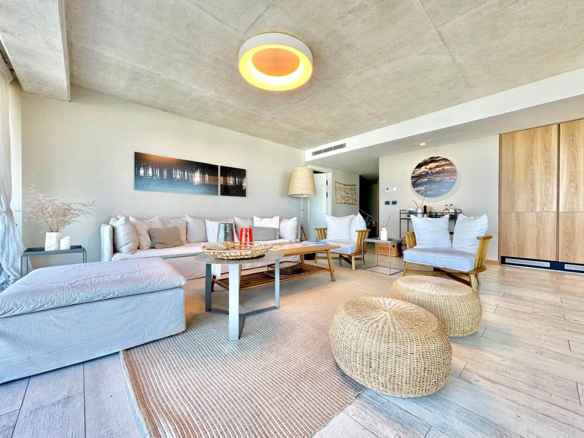 Surfside departamento en alquiler con vista a Playa Brava