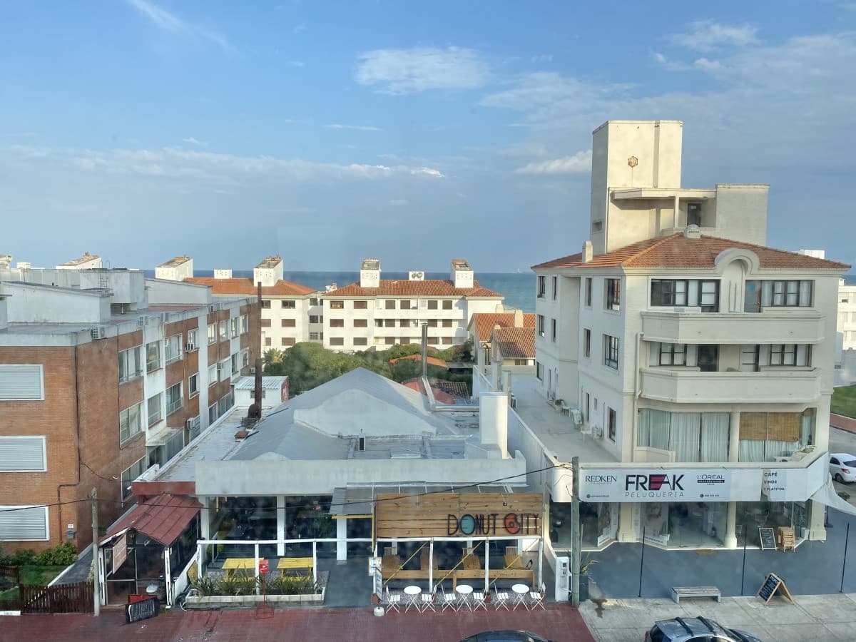 VENTA DE APARTAMENTO EN PENINSULA 2 DORMITORIOS EDIF MICHELANGELO