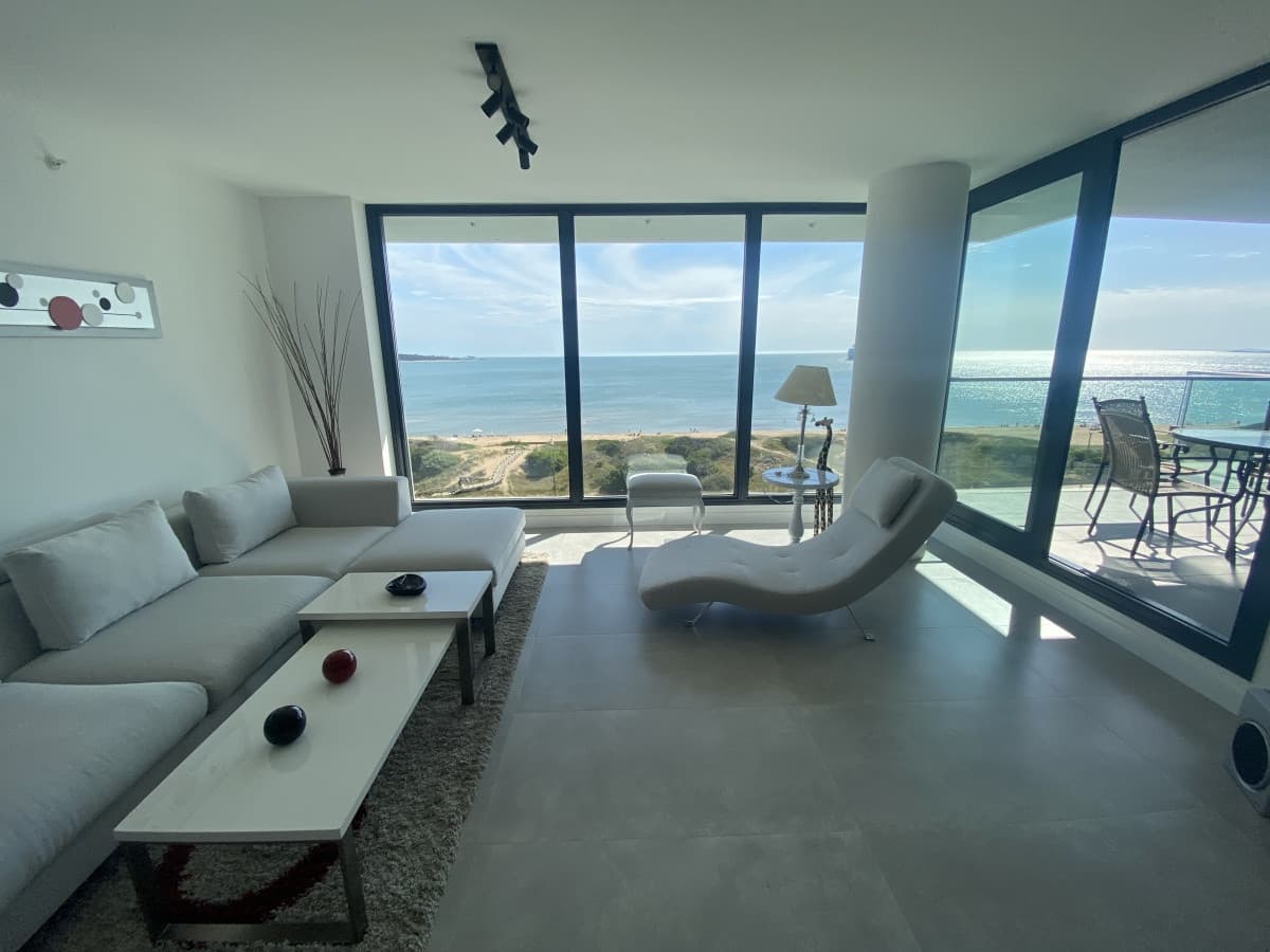 Venta apartamento 2 dormitorios playa mansa Punta del Este