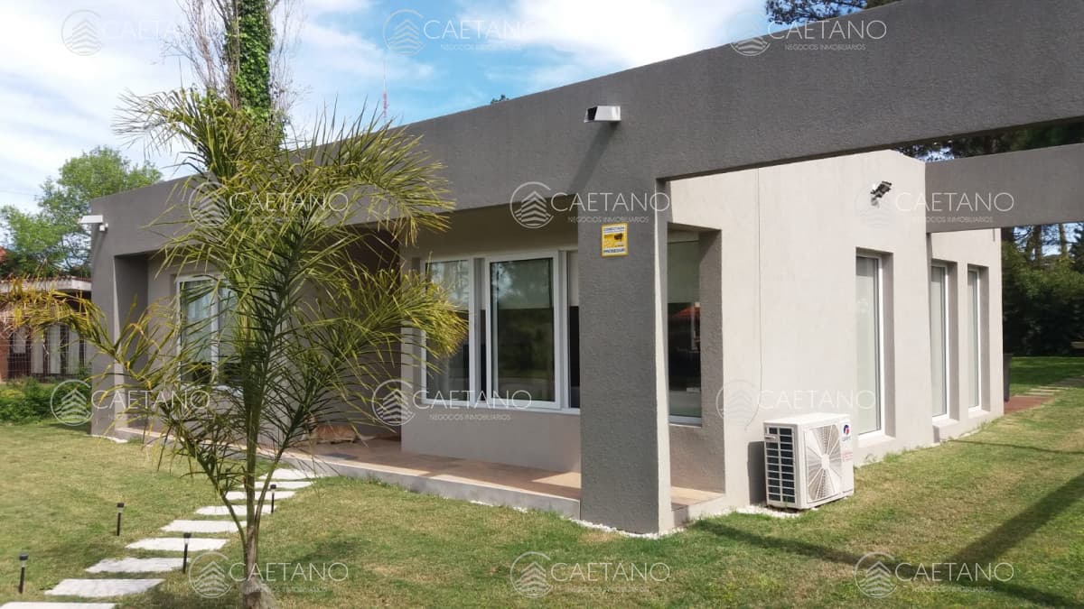Casa Moderna - Barrio Cantegril